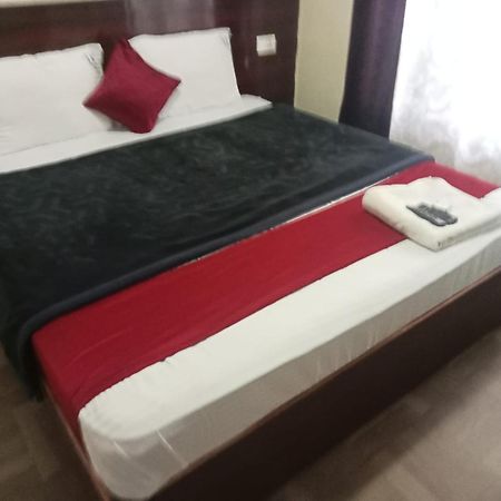 Pinehill Suits Utakamand Zewnętrze zdjęcie